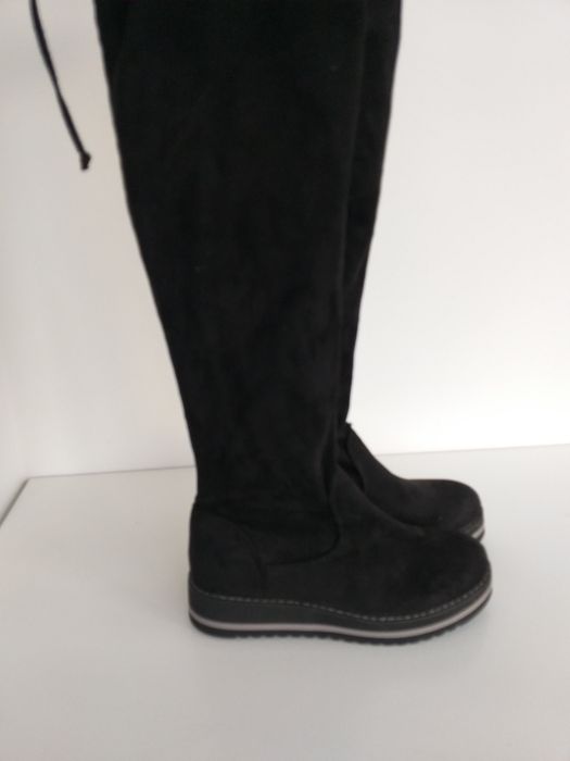 Buty kozaki na koturnie w rozmiarze 36