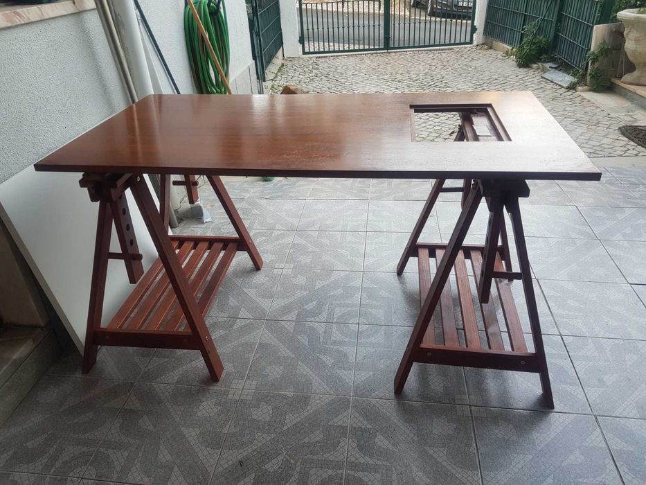 Secretária de estudante com ¨janela para cópia¨.