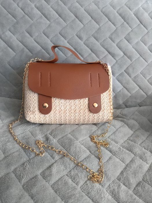 Torebka słomiana boho na łańcuszku