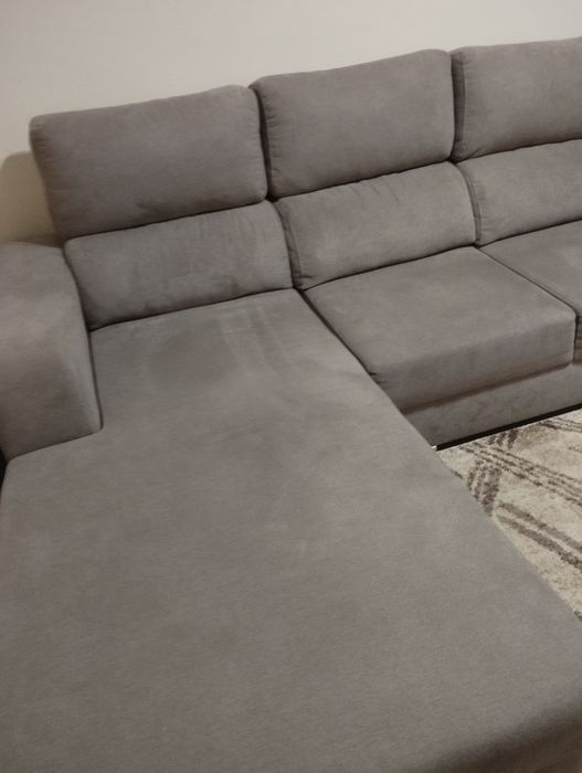 Sofá cor cinza com chaise