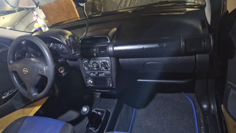 Opel corsa b ano 2003