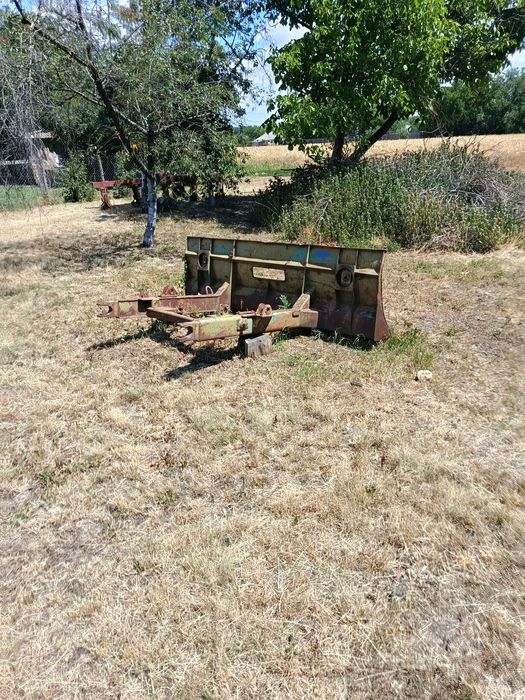 Продається т150 з лопатою  в комплекті