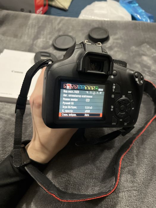 Камера Canon eos 4000d ef-s 18-55 iii kit