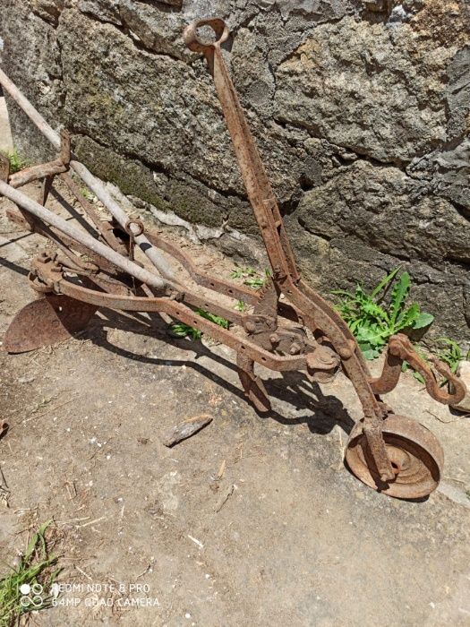 Arado de Ferro Antigo