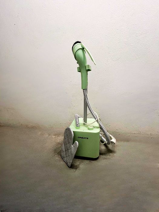 Ferro de engomar a vapor - Marca CREATE