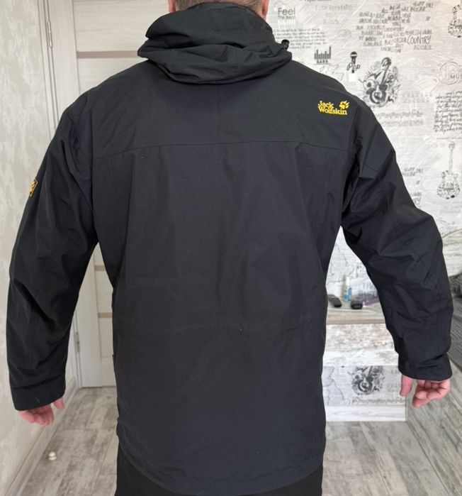 Продам куртку Jack  Wolfskin