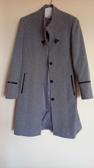 Lekki płaszczyk z elegancką stójką , rozmiar 38