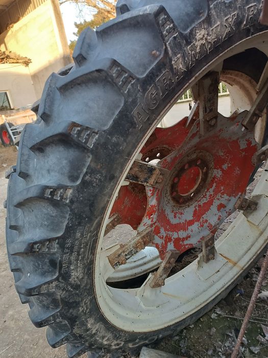 Rodas estreitas trator