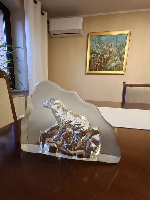 Kryształowa płaskorzeźba niedźwiedzia HSG ZĄBKOWICE