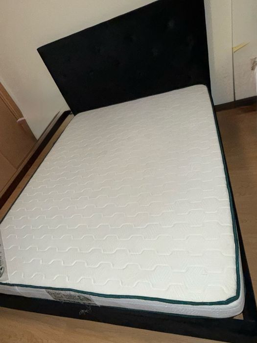 Cama de casal estofada preta 160x200