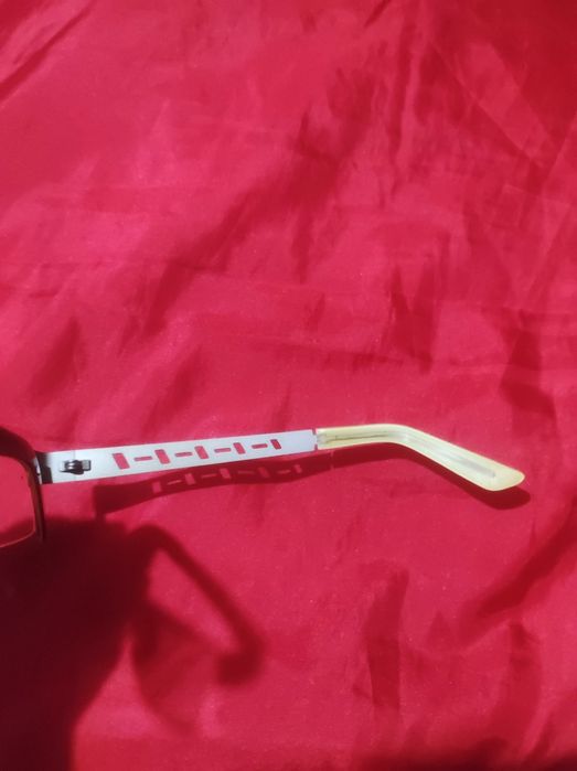 Armação em ótimo estado