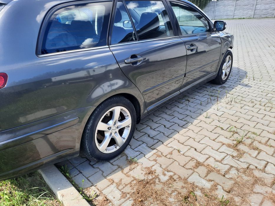 Avensis t25 lift 1g3 drzwi prawe przednie  tylne