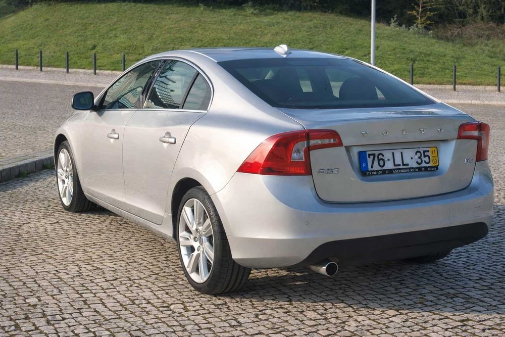 Volvo D3 T5 SUmmum (Full extras) com apenas 81000kms