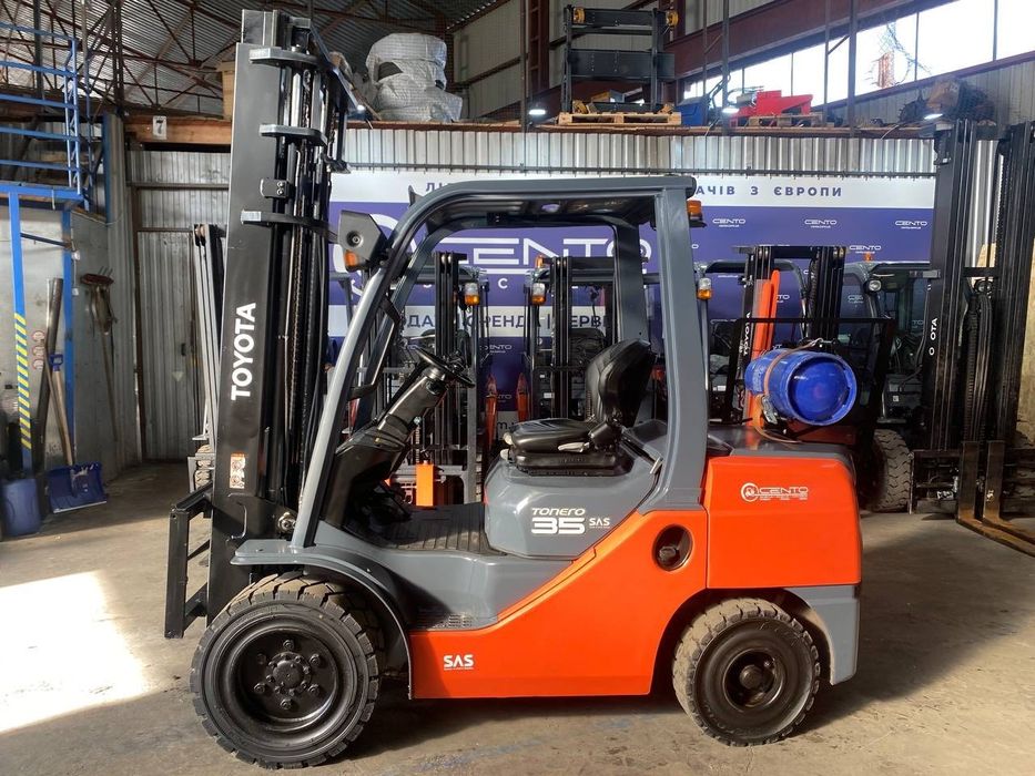 Навантажувач бу Toyota 3,5 т газ/бензин. Вилочный погрузчик  Тойота
