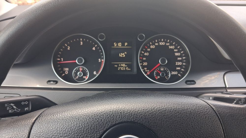 Фольксваген Пассат Б6 2009 року 2.0 tdi  DSG