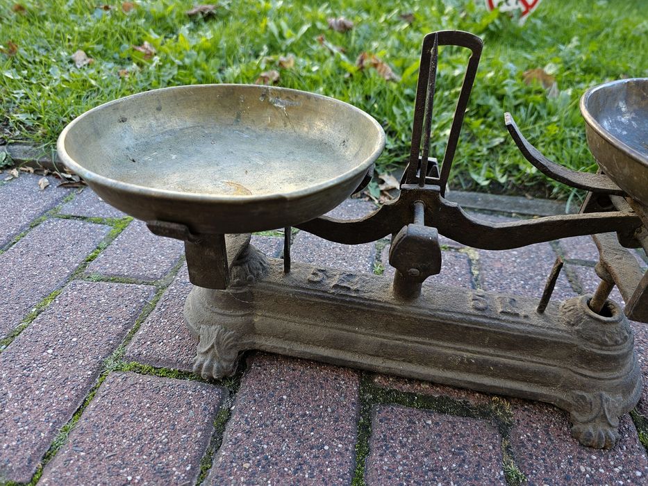 Stara waga szalkowa 5kg + 2 szalki