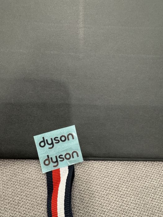 Наклейка Dyson (2 шт)