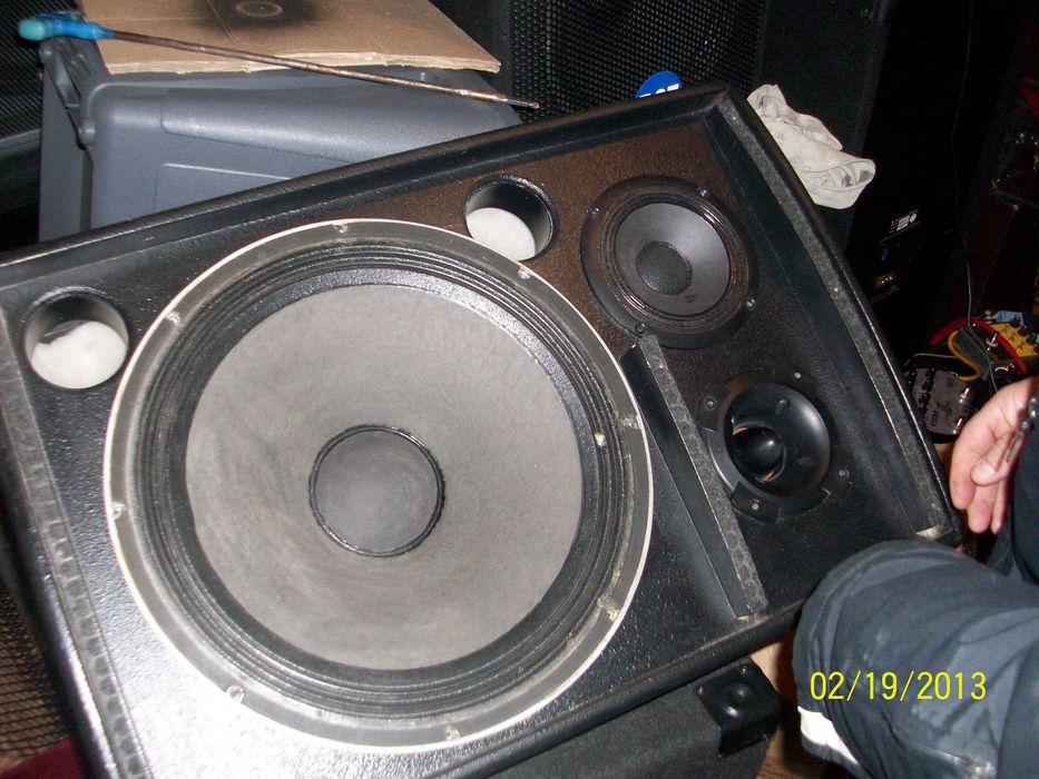 Колонки 3-х смугові  350вт 8 ом