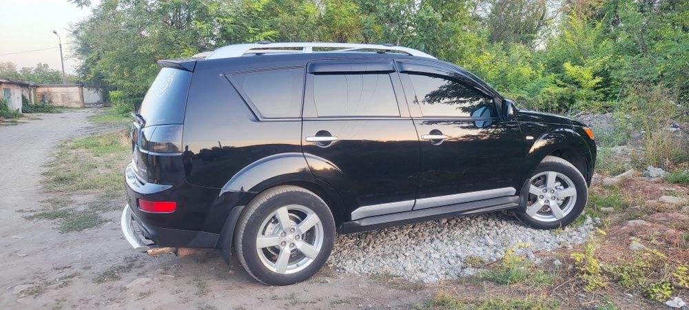 Продам Mitsubishi Outlender XL