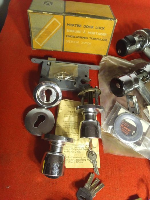 zamek wkladka  Nowa z PRL u