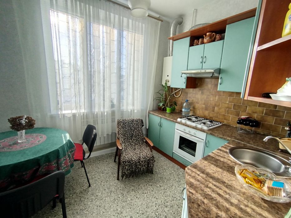 Оренда 1 кімнати в 3х кімнатній квартирі 60м². Центр