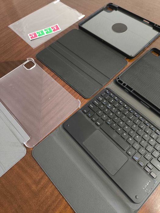 iPad Air 5 (256GB) M1 – Kit com Caneta, Teclado, Rato e Capas