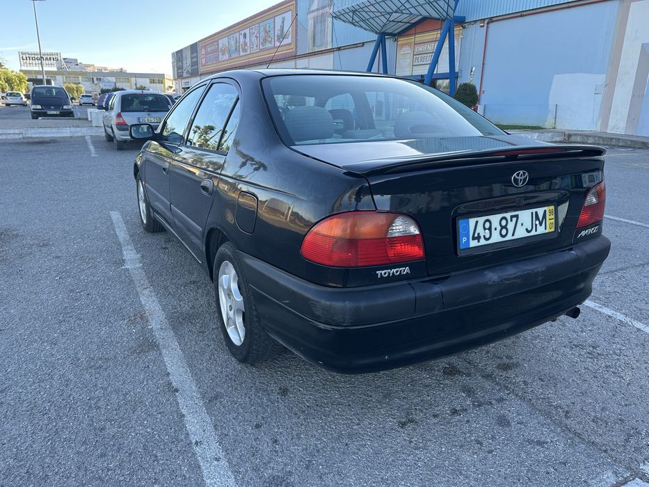 Toyota avensis 1.6 — photo 5