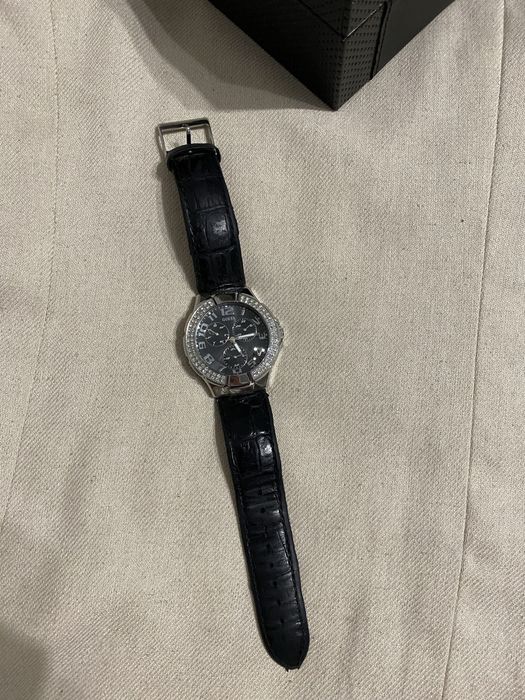 Жіночій годинник Guess W11008L2 наручний