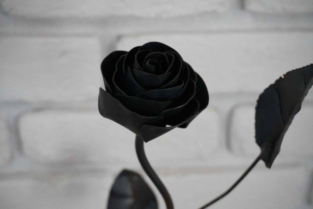 Czarna Róża Kuta Stalowa - Loft Industrial - Nie zwiędnie - Prezent