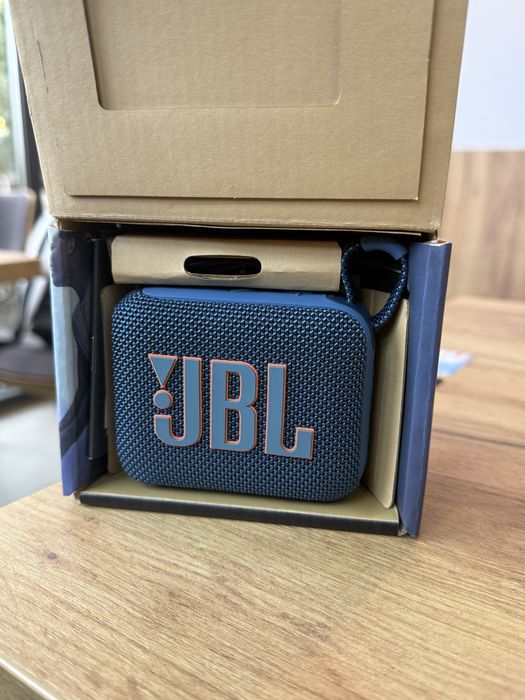 Портативна колонка JBL Go 4 (колір: чорний,фіолетовий, мілітарі,білий)