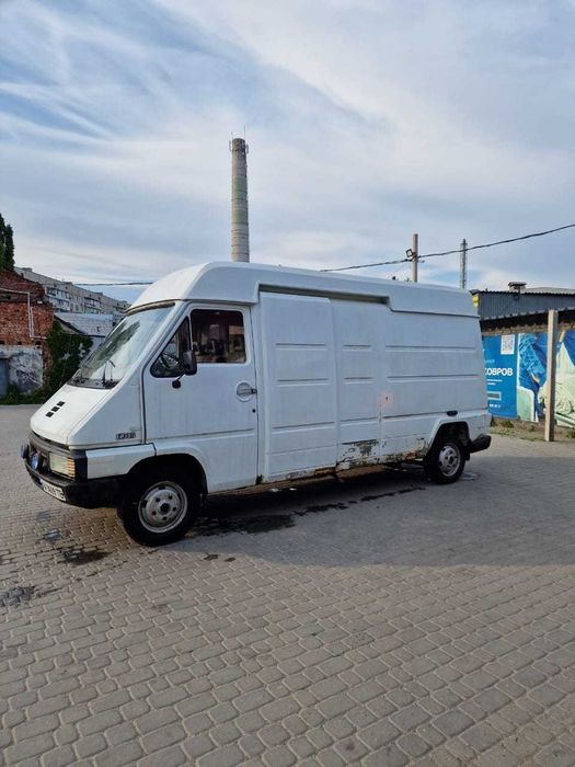 Продам грузовой автомобиль Renault Master