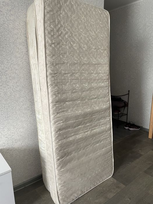 Продам двоповерхове ліжко