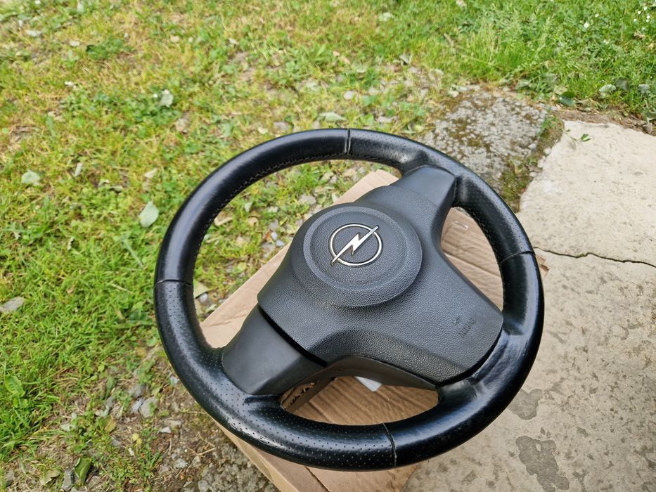 Skórzana kierownica Opel Corsa D