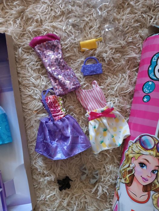 Lalka plus ubranka, buty i torebki