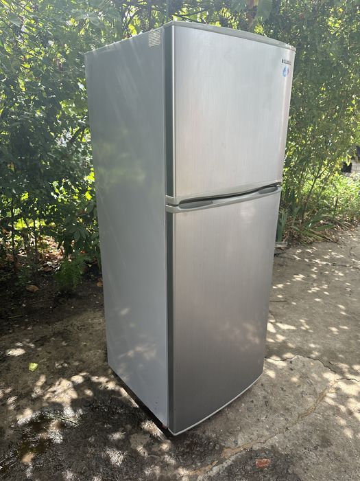 Холодильник Samsung
