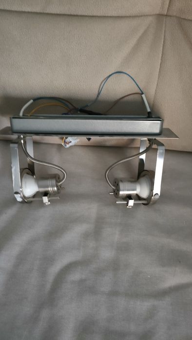 Lampa sufitowa/ścienna, dwa strumienie, regulowane