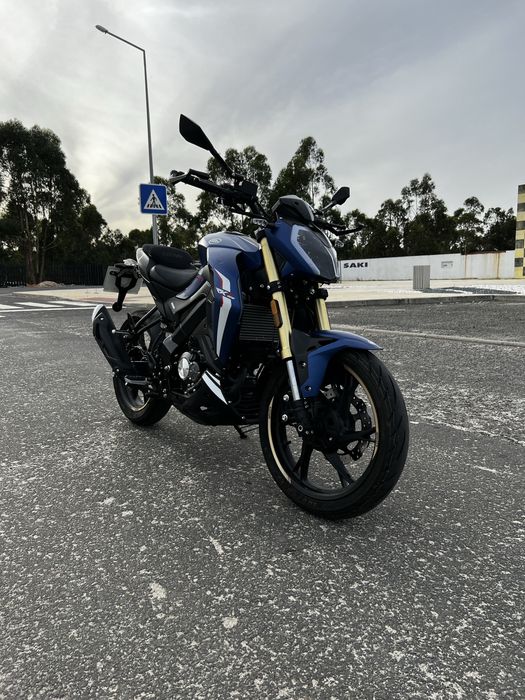 Keeway rkf 125 azul