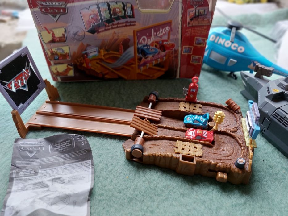 Disney cars mini adventure трек