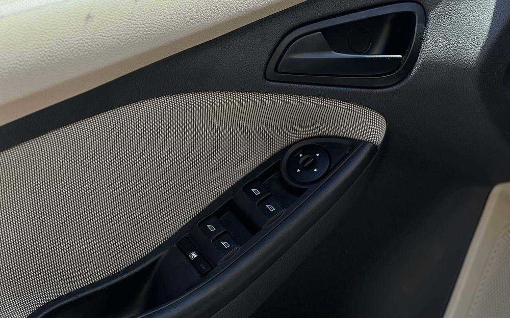 Ford Focus 2012 року