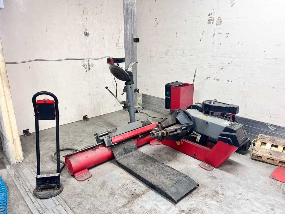 Продам легковий та грузовий TIR шиномонтаж Київ - Одеса