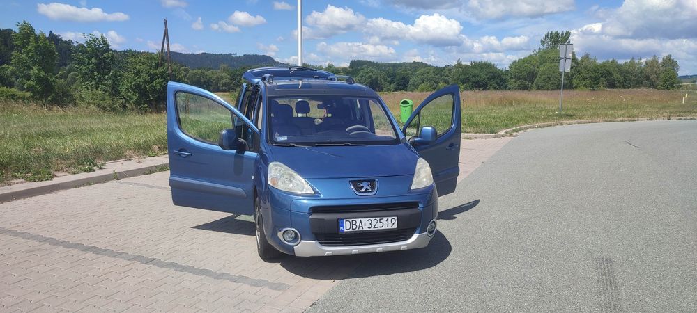 Peugeot Partner Tepee 1.6 HDi 109 KM | Panoramiczny dach | Tempomat | Navi | Hak