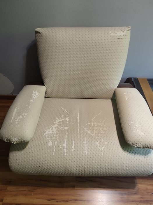 Komplet wypoczynkowy fotele stolik i sofa beż ekoskora