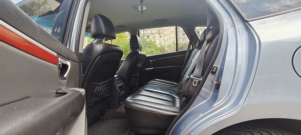 Hyundai santa fe 4 WD 2.2 дизель автомат повний привід