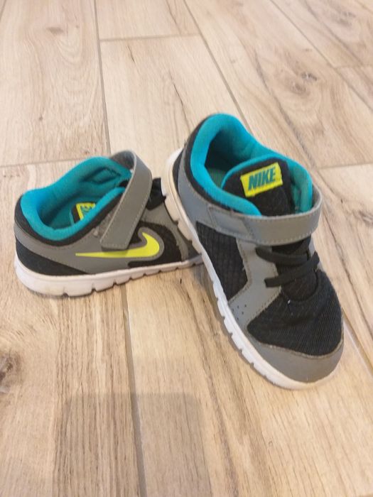 Buty chłopięce Nike rozm 27 16 cm