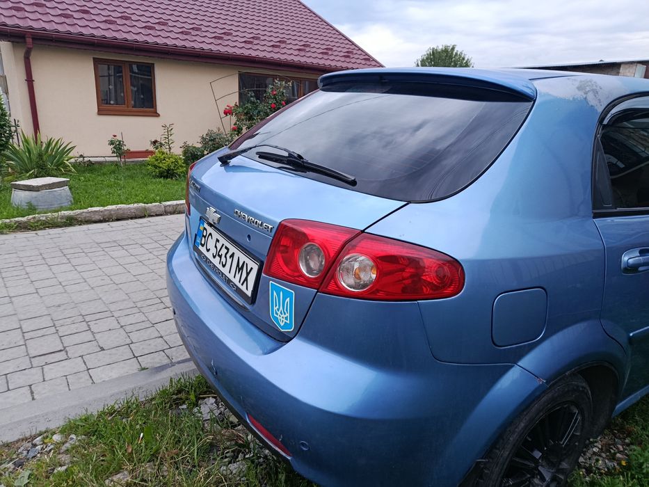 Продам автомобіль Шевроле лачеті