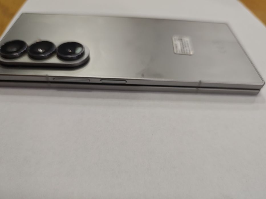 Samsung Galaxy z Ford 7