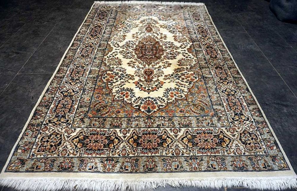 Tapete Persa GHOUM de Lã sobre Algodão com 230cm x 140cm - OBRA PRIMA