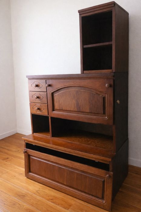 Zestaw mebli dębowych szklana  witryna  regał 

Mam na sprzedaż zesta