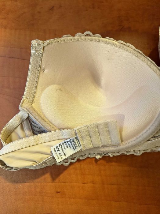 Elegancki beżowy biustonosz stanik z koronką r. 90C