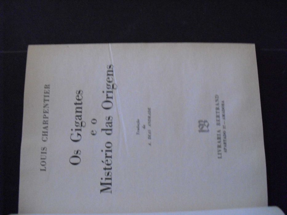 Charpentier (Louis);Os Gigantes e o Mistério das Origens